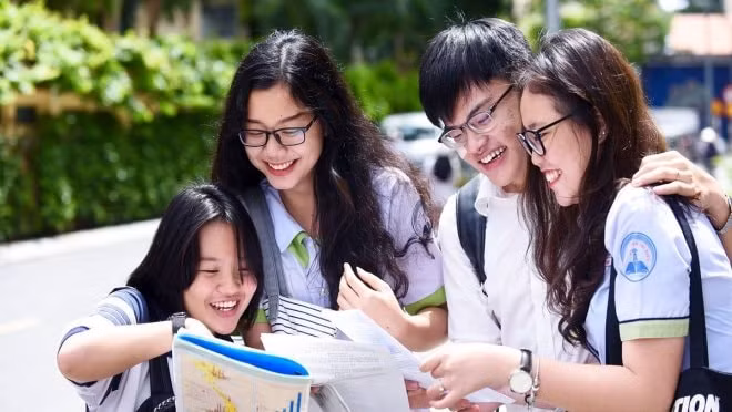 Thí sinh dự thi tốt nghiệp THPT Quốc gia 2020. Ảnh: TL.