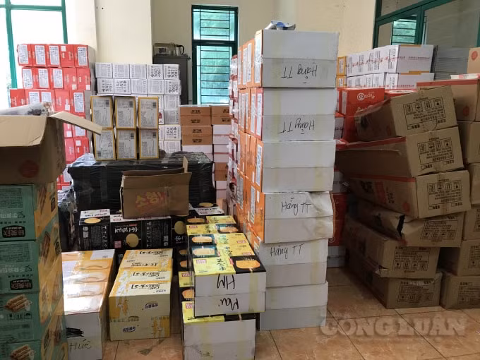 Trong thời điểm gần Trung thu, rất nhiều đối tượng lợi dụng nhu cầu của thị trường, đã nhập hàng hóa lậu, không có nguồn gốc nhằm trục lợi