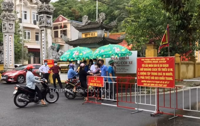 Chốt kiểm soát phòng chống dịch COVID-19 phường Ngọc Xuyên. Ảnh: haiphong.gov.vn
