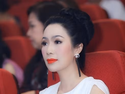 Trịnh Kim Chi - Phó chủ tịch Hội Sân khấu TP.HCM cho biết đang bàn bạc để tìm ra phương án giúp nghệ sĩ Hoàng Lan.