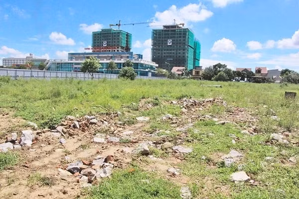 Nhiều dự án bị bỏ hoang nhiều năm, gây lãng phí tài nguyên đất. Ảnh minh họa