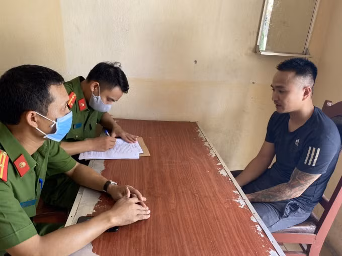 Đối tượng Nguyễn Văn Thiết tại cơ quan công an