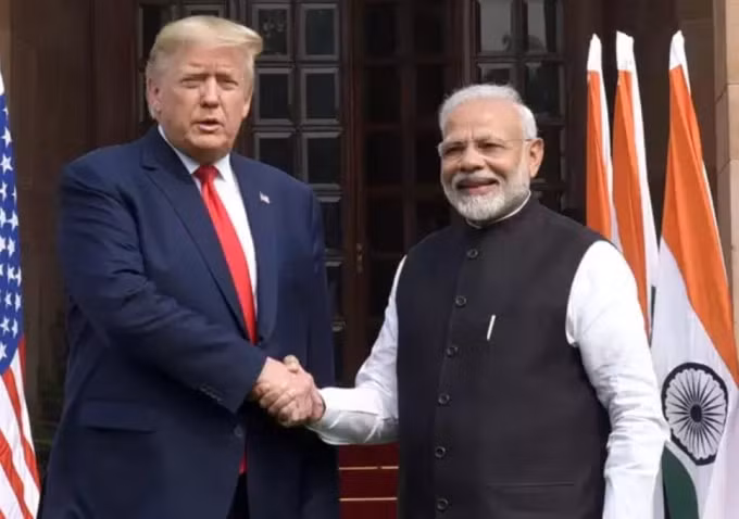 Tổng thống Donald Trump và Thủ tướng Narendra Modi trong một cuộc gặp mặt cấp cao tại Ấn Độ - Ảnh: BCCL