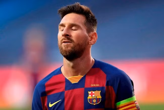 Tiền đạo Messi phủ nhận việc đã bày tỏ nguyện vọng được ra đi với HLV Koeman. Ảnh: internet.