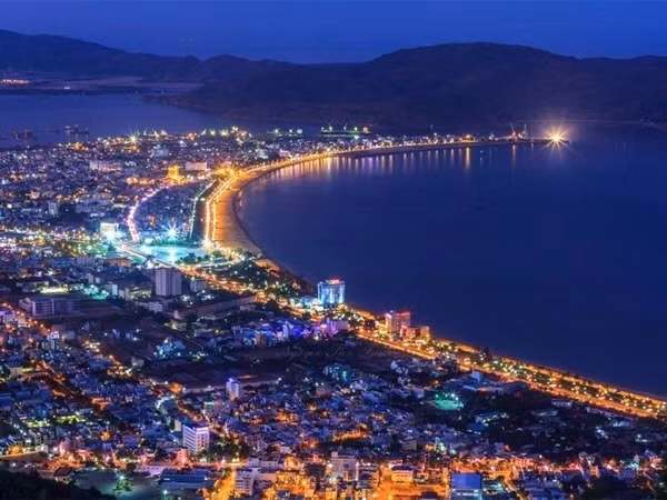 Thành phố Quy Nhơn về đêm