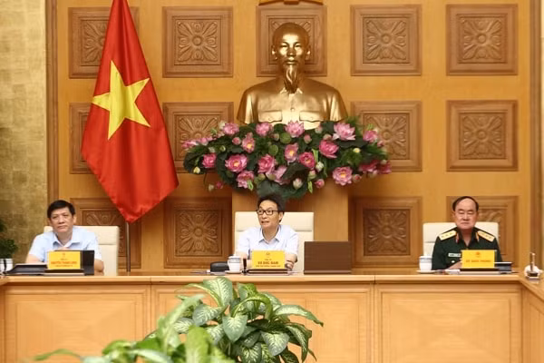 Phó Thủ tướng Chính phủ Vũ Đức Đam, Trưởng Ban Chỉ đạo Quốc gia phòng, chống dịch COVID-19 chủ trì cuộc họp