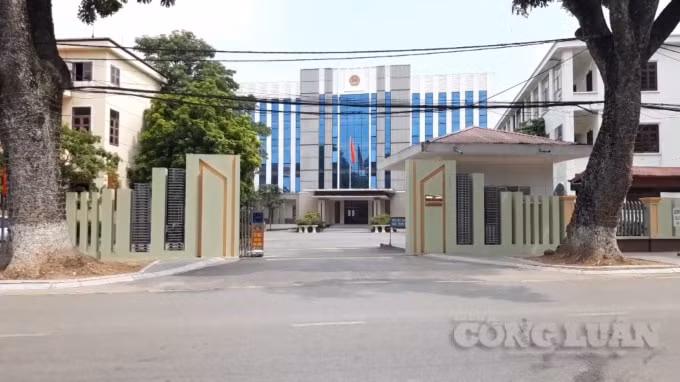 “Bức tường vô hình” ngăn cách giữa cơ quan báo chí và UBND thị xã Phú Thọ?