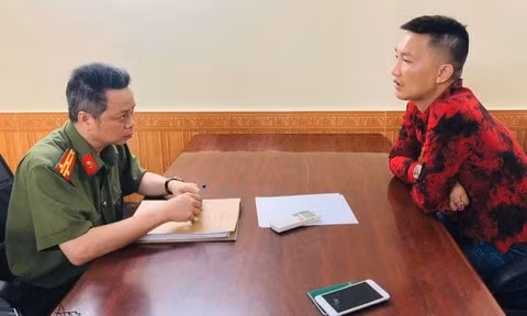 Cơ quan công an làm việc với Huấn 