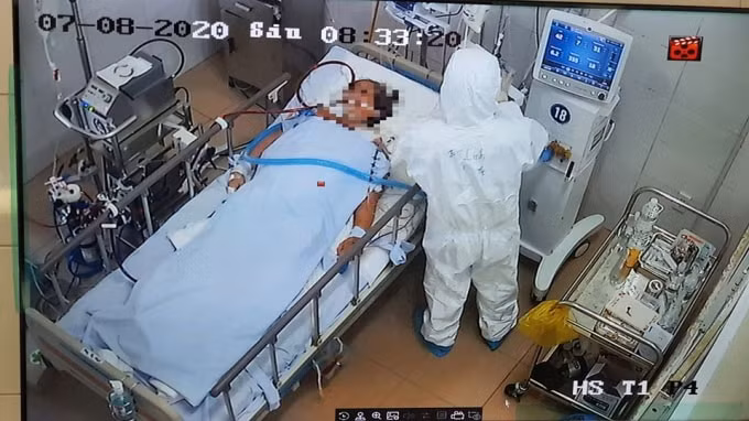 Dịch Covid -19 vẫn đang có nhiều diễn biến bất thường, người dân không được chủ quan (ảnh TL).