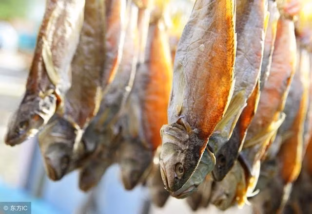 photo-1597321156927-1597321157232624953544
