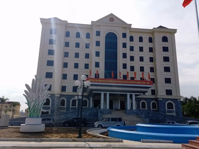Trụ sở UBND huyện Gia Viễn.