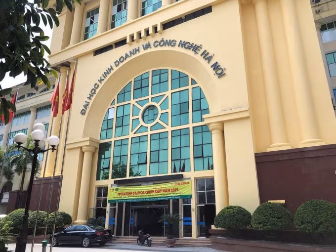 Trường Đại học Kinh doanh và Công nghệ - nơi tồn tại nhiều sai phạm một cách có hệ thống (Ảnh: internet).