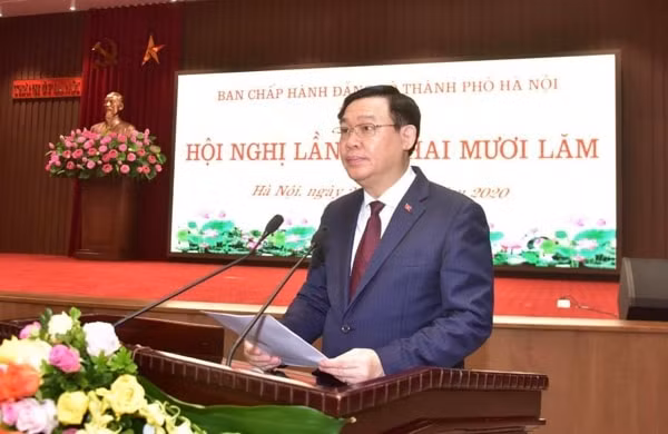 Bí thư Thành ủy Hà Nội Vương Đình Huệ phát biểu tại hội nghị. Ảnh: VGP