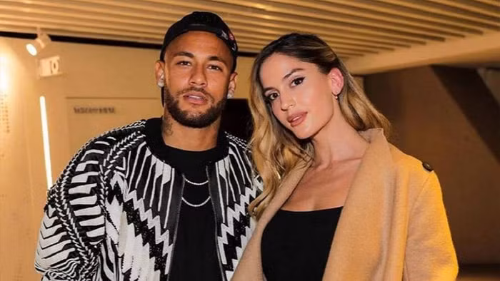 Hiện Neymar đang hẹn hò cùng cô mẫu xinh đẹp Natalia Barulich. Ảnh: internet.