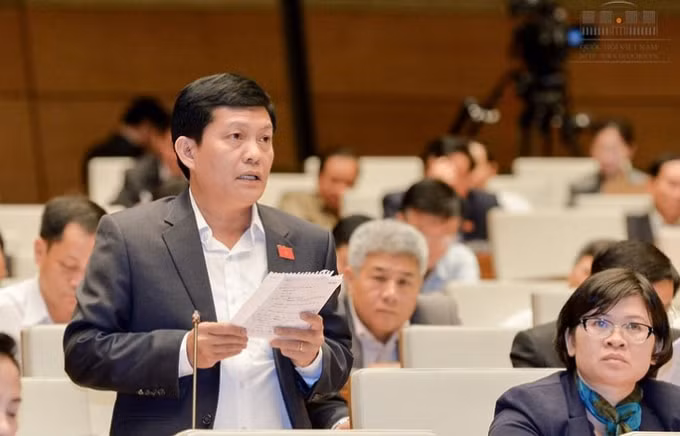 Ông Phạm Phú Quốc (ĐBQH, Đoàn TP.HCM) phát biểu tại nghị trường. Ảnh: THQH