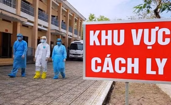 Lái xe chở bệnh nhân COVID-19 ở quận Hoàn Kiếm đã được đưa đi cách ly tập trung. Ảnh minh họa.