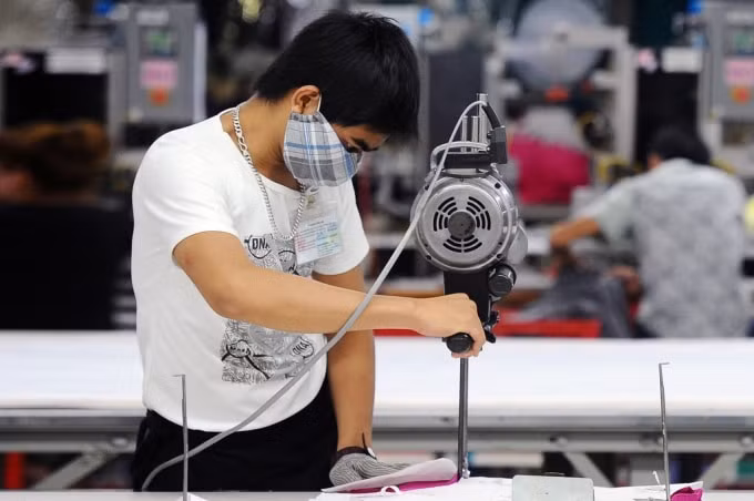 Dịch bệnh là cơ hội để Việt Nam nhìn lại điểm yếu của nền kinh tế, từ đó có những biện pháp khắc phục. Ảnh: Hoàng Hà.