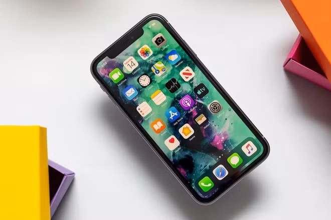 iphone-12-co-pin-yeu-hon-iphone-11