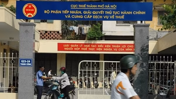 Cục thuế TP. Hà Nội không có chủ trương, cũng như không cử cán bộ gọi điện, fax hay mang sách, tài liệu bán cho doanh nghiệp. (Ảnh TL)