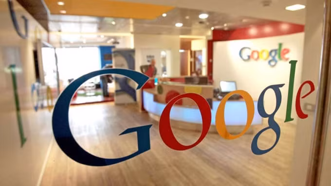 Theo sát Apple là Google.