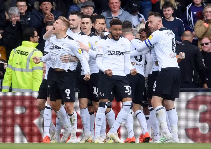 Dù nỗ lực hết sức nhưng Derby County không thể lật ngược thế cờ. Ảnh: Getty