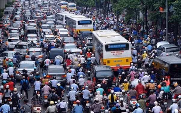 Ùn tắc giao thông - một vấn nạn nhức nhối tại Hà Nội và TP.HCM. Ảnh: TL