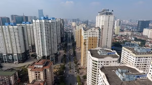 Trục đường Lê Văn Lương - Tố Hữu “nổi tiếng” vì 1 km 