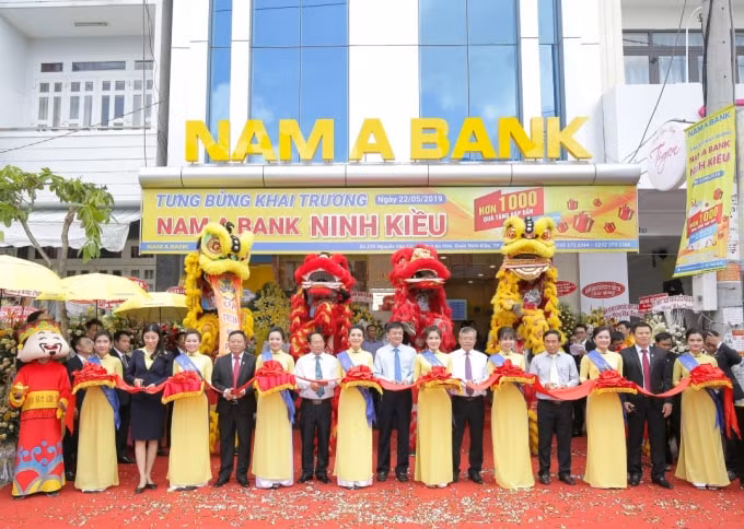 Tưng bừng khai trương Nam A Bank Ninh Kiều tại số 230 Nguyễn Văn Cừ,Phường An Hòa, Quận Ninh Kiều, TP Cần Thơ.