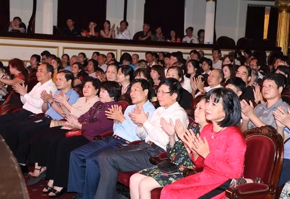 Các đại biểu tham dự chương trình. Ảnh: Báo vanhoa