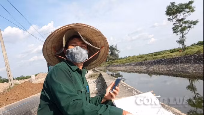 Người đàn ông này cho biết không có chỉ huy công trường (kỹ sư Vũ Văn Được - Phó giám đốc Công ty TNHH xây dựng Trường Giang) làm việc tại đây, đi đâu không rõ.