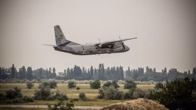 Máy bay vận tải An-26 trong quân đội Ukraine - Ảnh: Interfax