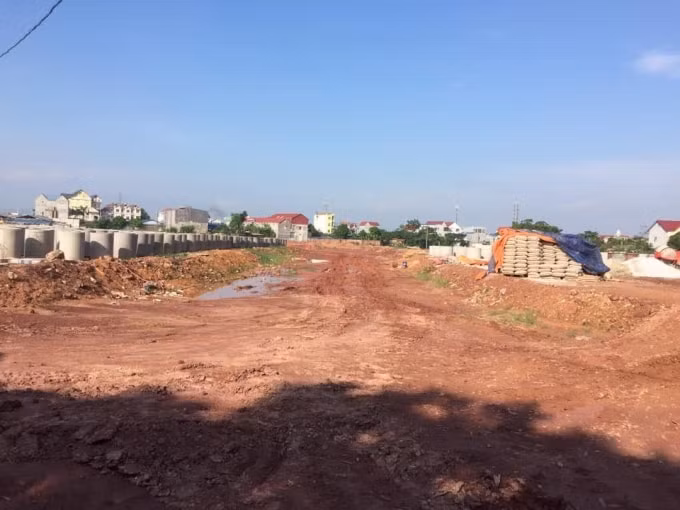 Dự án Tấn Đức JSC thực hiện san lấp (Ảnh ghi nhận thời điểm chưa đấu giá). Ảnh: Dương Lâm