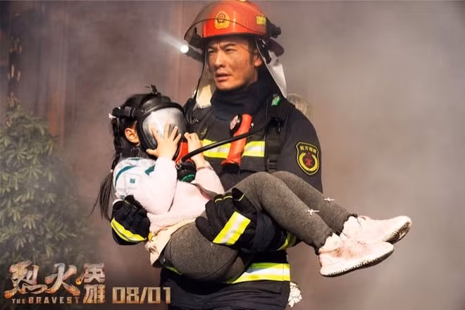 Vai diễn lính cứu hỏa của Huỳnh Hiểu Minh được nhận xét là thể hiện tốt nhưng không đủ xuất sắc để giành giải cao nhất.