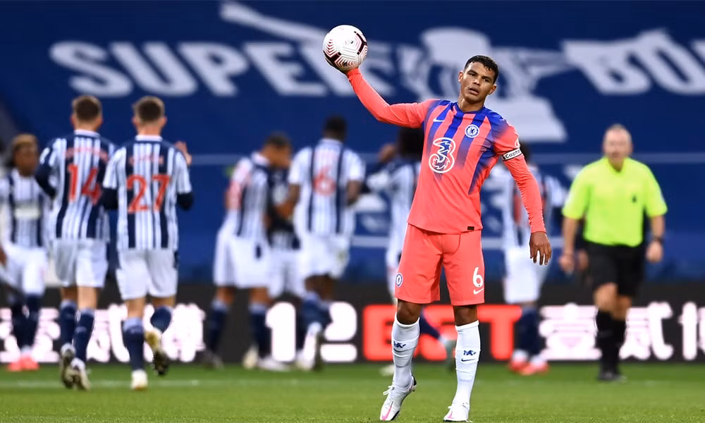 Trung vệ Thiago Silva nói gì trước sai lầm ở trận ra mắt Chelsea. Ảnh: internet.