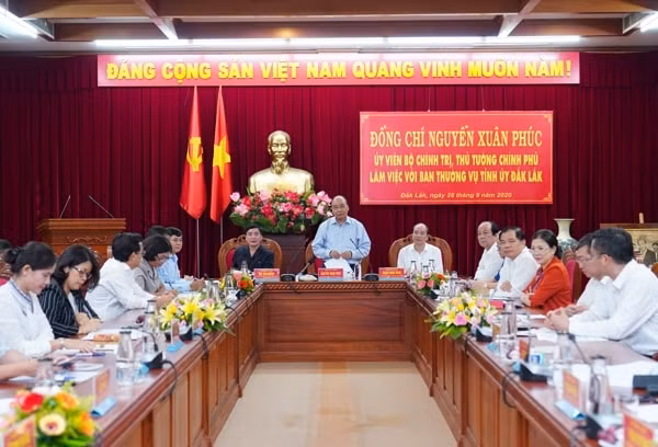 Thủ tướng Nguyễn Xuân Phúc phát biểu tại cuộc làm việc với tỉnh Đắk Lắk. Ảnh: VGP