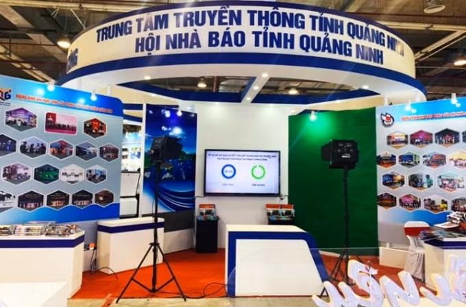 Gian hàng trưng bày của Trung tâm truyền thông tỉnh tại Triển lãm thành tựu KT - XH tỉnh Quảng Ninh. Ảnh: Cổng TTĐT tỉnh Quảng Ninh.