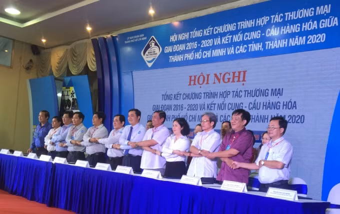 Lãnh đạo Sở Công thương TP.HCM và các tỉnh, thành tham gia chương trình hợp tác thương mại giai đoạn 2021 - 2025