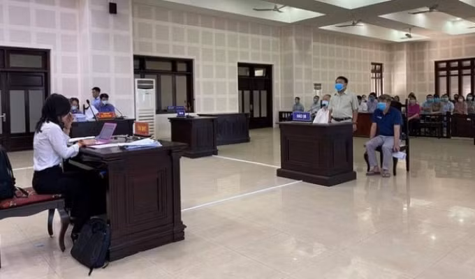 Phiên tòa liên quan đến sai phạm tại dự án Khu tái định cư Hòa Liên sáng 23/9/2020 phải hoãn xử do UBND TP.Đà Nẵng và 13/15 tổ chức, 24/35 cá nhân có trách nhiệm liên quan vắng mặt không lý do.