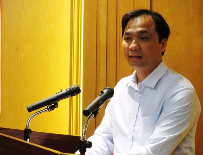 Phó Bí thư Thường trực Tỉnh ủy Hà Tĩnh Hoàng Trung Dũng phát biểu tại cuộc họp báo.