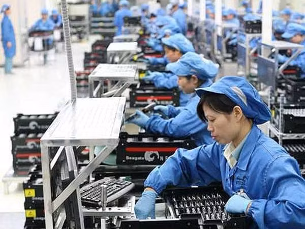 Tại Đại hội lần thứ X có 21,4% đại biểu là công nhân lao động trực tiếp sản xuất, công tác