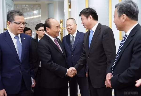 Thủ tướng gặp gỡ đại diện các tập đoàn trong lĩnh vực cơ sở hạ tầng của Trung Quốc. Ảnh: VGP