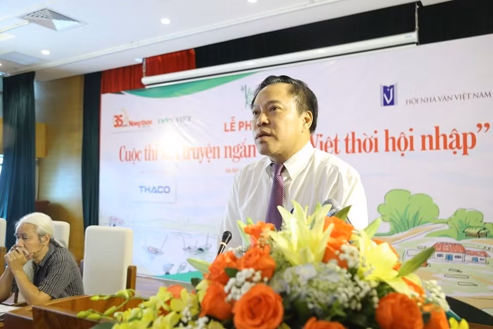 Ông Lưu Quang Định - Tổng biên tập Báo Nông thôn Ngày nay/Báo điện tử Dân Việt phát biểu tại lễ phát động cuộc thi viết 