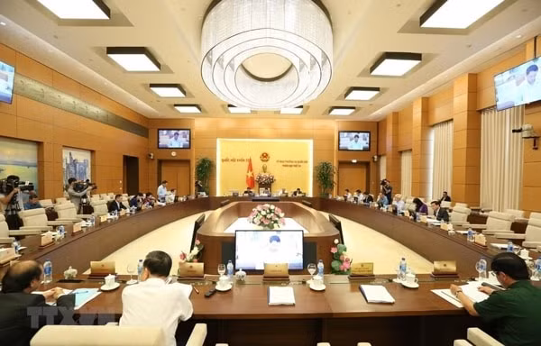 Phiên họp thứ 33 của Ủy ban Thường vụ Quốc hội. Ảnh: TTXVN