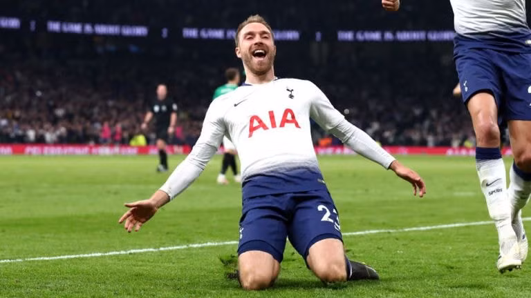 Christian Eriksen khiến hơn 6 vạn CĐV trên sân Tottenham nổ tung với bàn thắng duy nhất của trận đấu. Ảnh: Sky