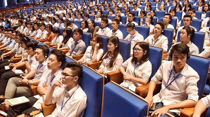 Đông đảo sinh viên quan tâm đến dự sự kiện. Ảnh:&nbsp;Giang Huy.