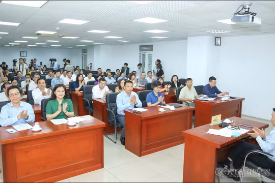 Ảnh báo chí còn thiếu dấu ấn ảnh đơn, báo chí đa phương tiện ghi nhận bước tiến công nghệ