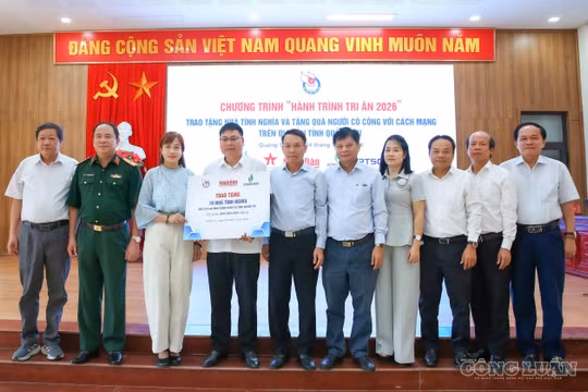 Hội Nhà báo Việt Nam hỗ trợ xây dựng 10 nhà tình nghĩa và trao 200 suất quà an sinh xã hội tại Quảng Trị