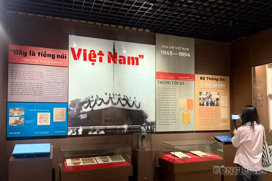 Qua những trang báo, thấy một Hà Nội ngày giải phóng