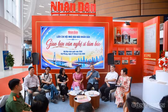 Gian trưng bày Báo Nhân Dân: Kết nối những tâm hồn yêu báo chí và văn chương