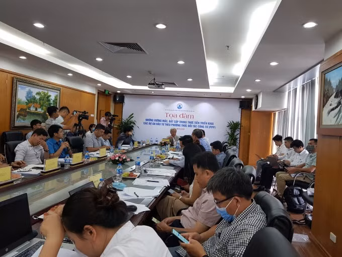 Toàn cảnh buổi Toạ đàm.